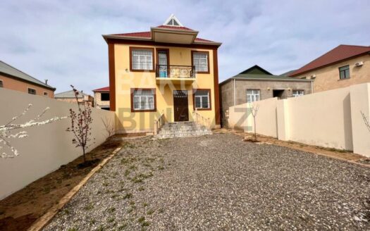 5 Room House / Villa for Sale in Baku