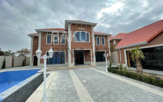 7 Room House / Villa for Sale in Baku