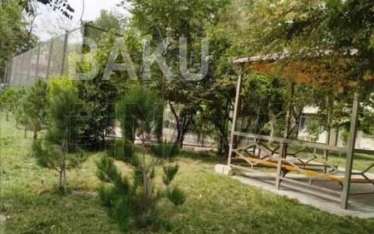 2 Rooms Old Apartment for Sale in Baku