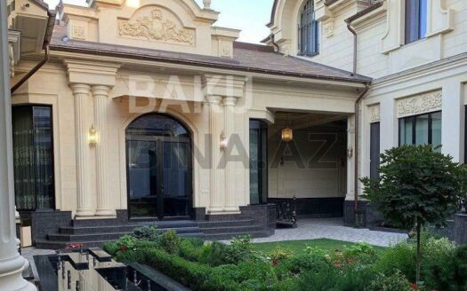 8 Room House / Villa for Sale in Baku