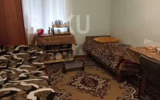 1 Room Old Apartment for Sale in Baku