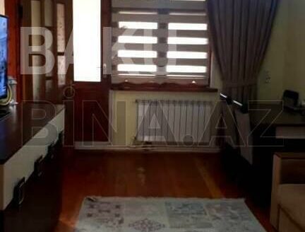 2 Rooms Old Apartment for Sale in Baku